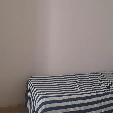 Marjoe ,female Guest Only בית אירוח סיינט פול ביי