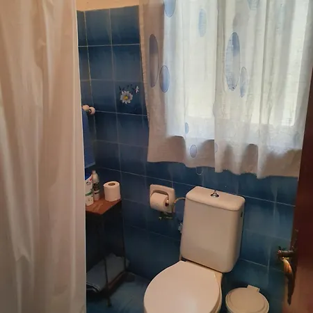Marjoe ,female Guest Only Δωμάτια σε οικογενειακή κατοικία