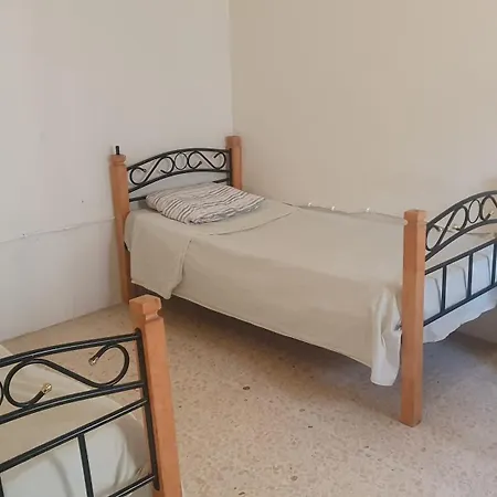 Marjoe ,female Guest Only בית אירוח